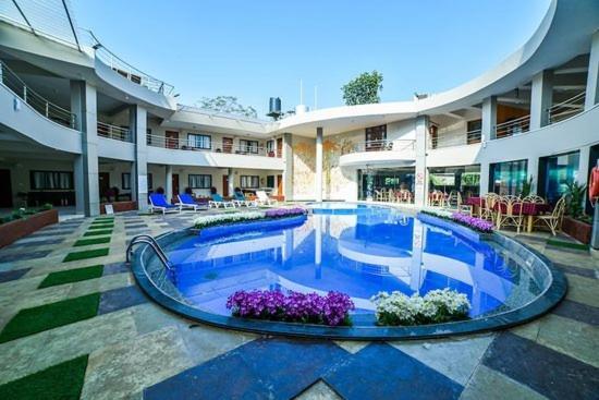 The Center Court Resort & Spa Varca Extérieur photo